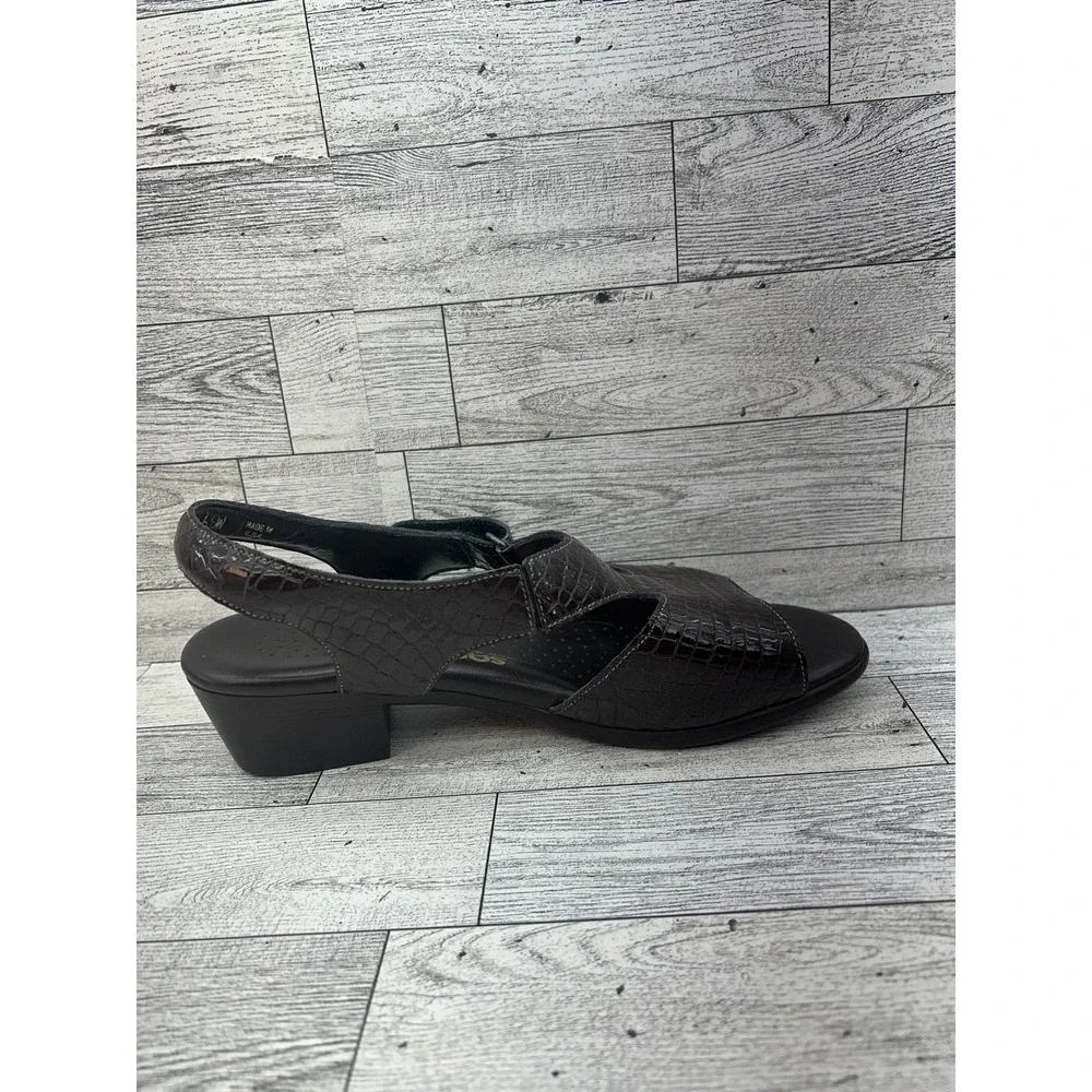 SAS Shoes Womens Size 6.5W Croc Embossed Leather Sandals Tripad Comfort Made USA
